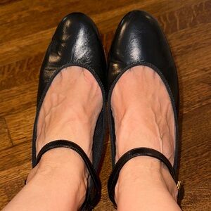 Vintage 70s/80s TicTacToes Black  Leather Mary Jane Flats with ankle strap